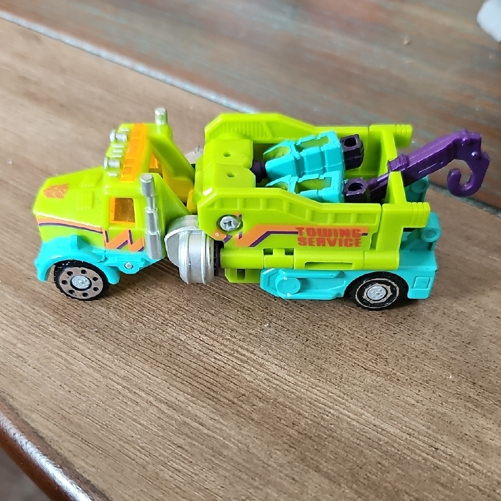 Tow Truck Toy TRANSFORMERS Robots in Disguise TOW-LINE Figure